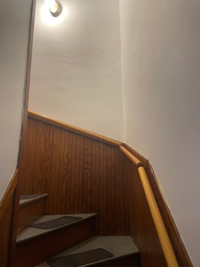 Building Photo - 202 High St