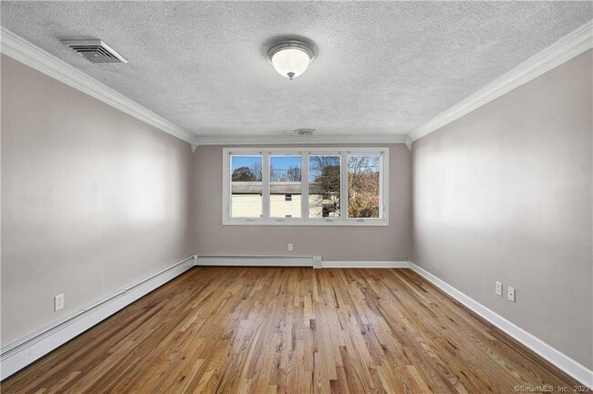 Building Photo - 51 Janet Dr