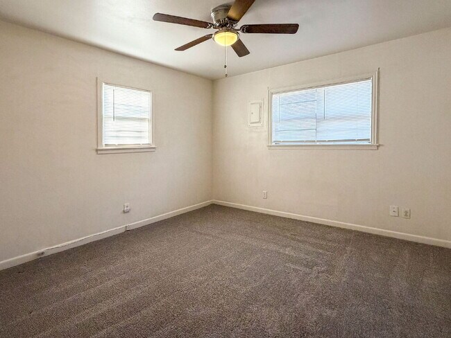 Building Photo - 3221 Emory St