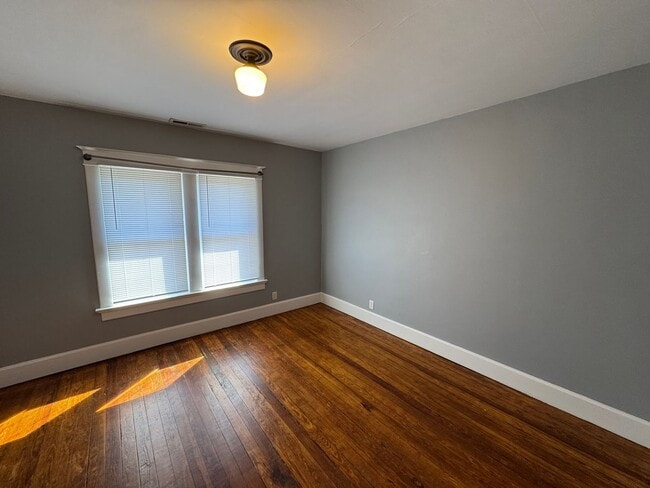 Building Photo - 1020-1022 S Randolph