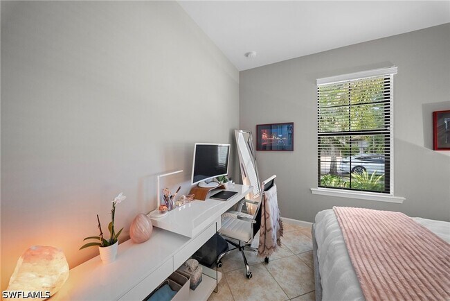 Building Photo - 7052 Live Oak Dr