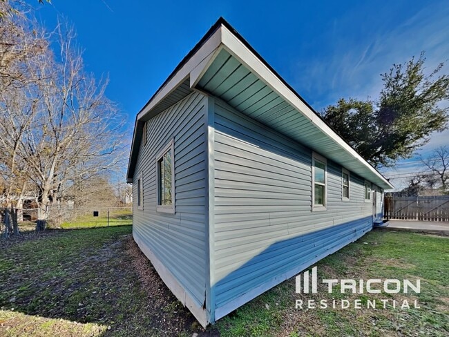 Building Photo - 4501 Clover St