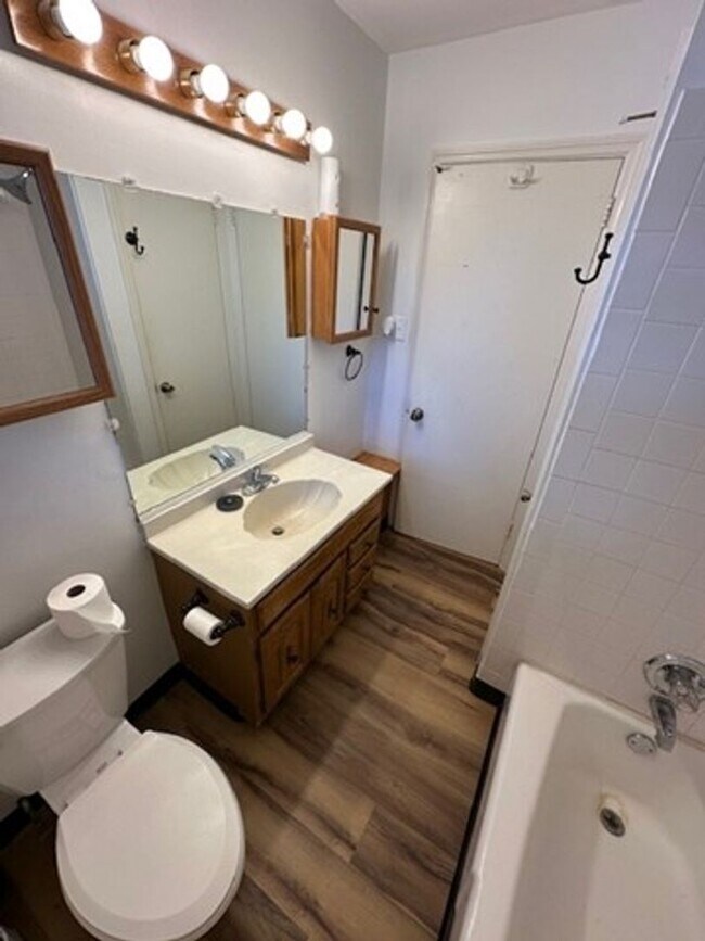 Building Photo - Attractive 3 BR House in Beaumont! Finishe...