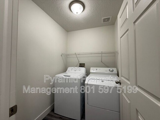 Building Photo - 3178 S 945 E