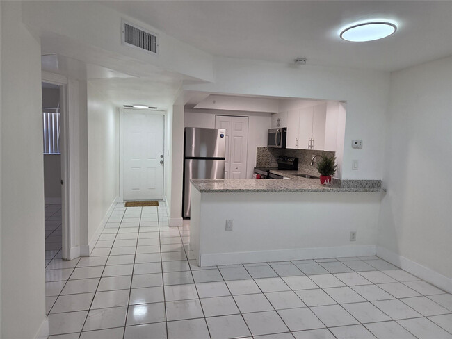 Building Photo - 8000 Fairview Dr