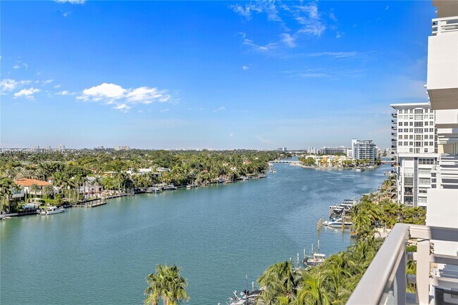 Building Photo - 5600 Collins Ave