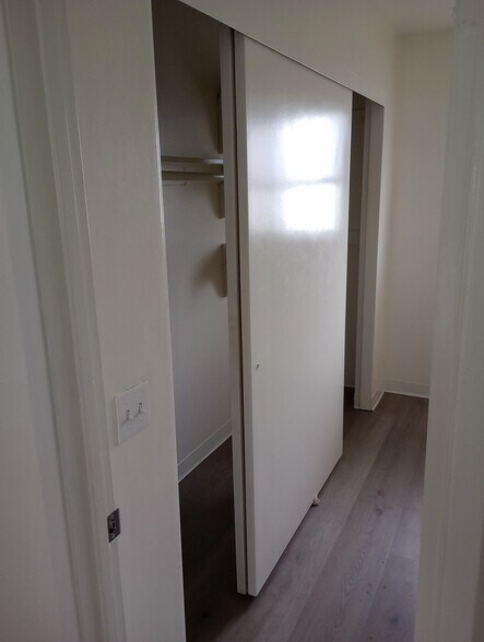 Building Photo - 2208 Gates Ave