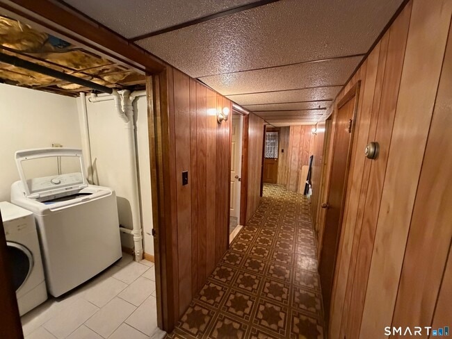 Building Photo - 23 Magnolia St