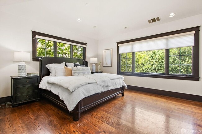 Building Photo - 2 Normandy Ln