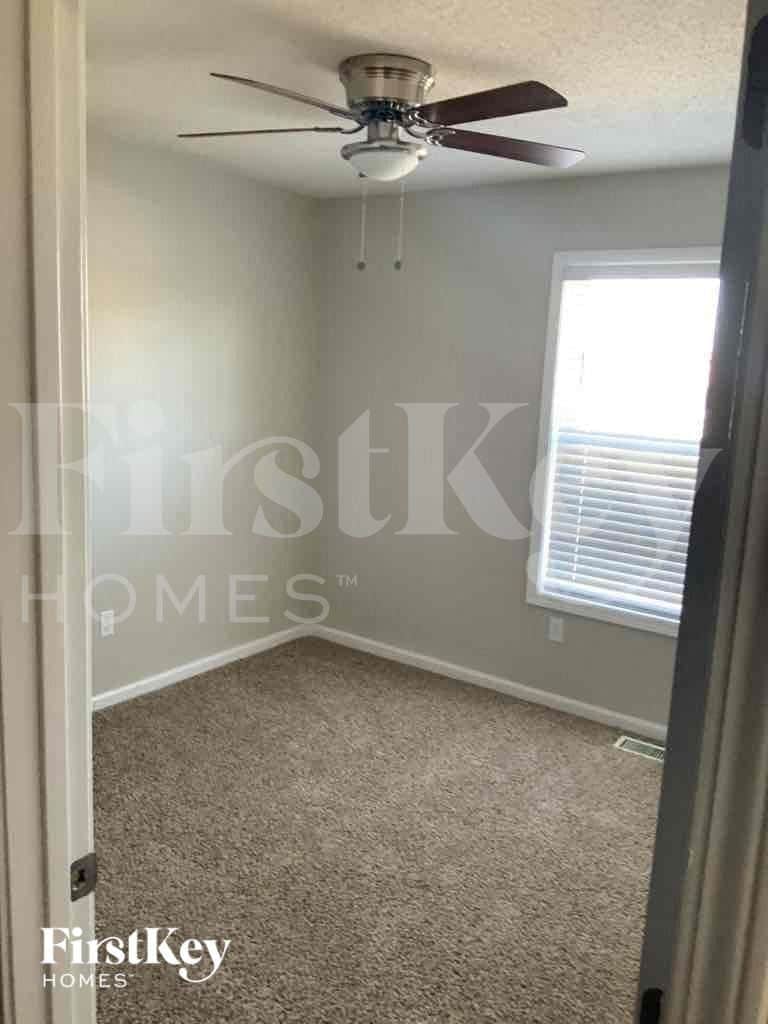 Building Photo - 7719 E 165th St