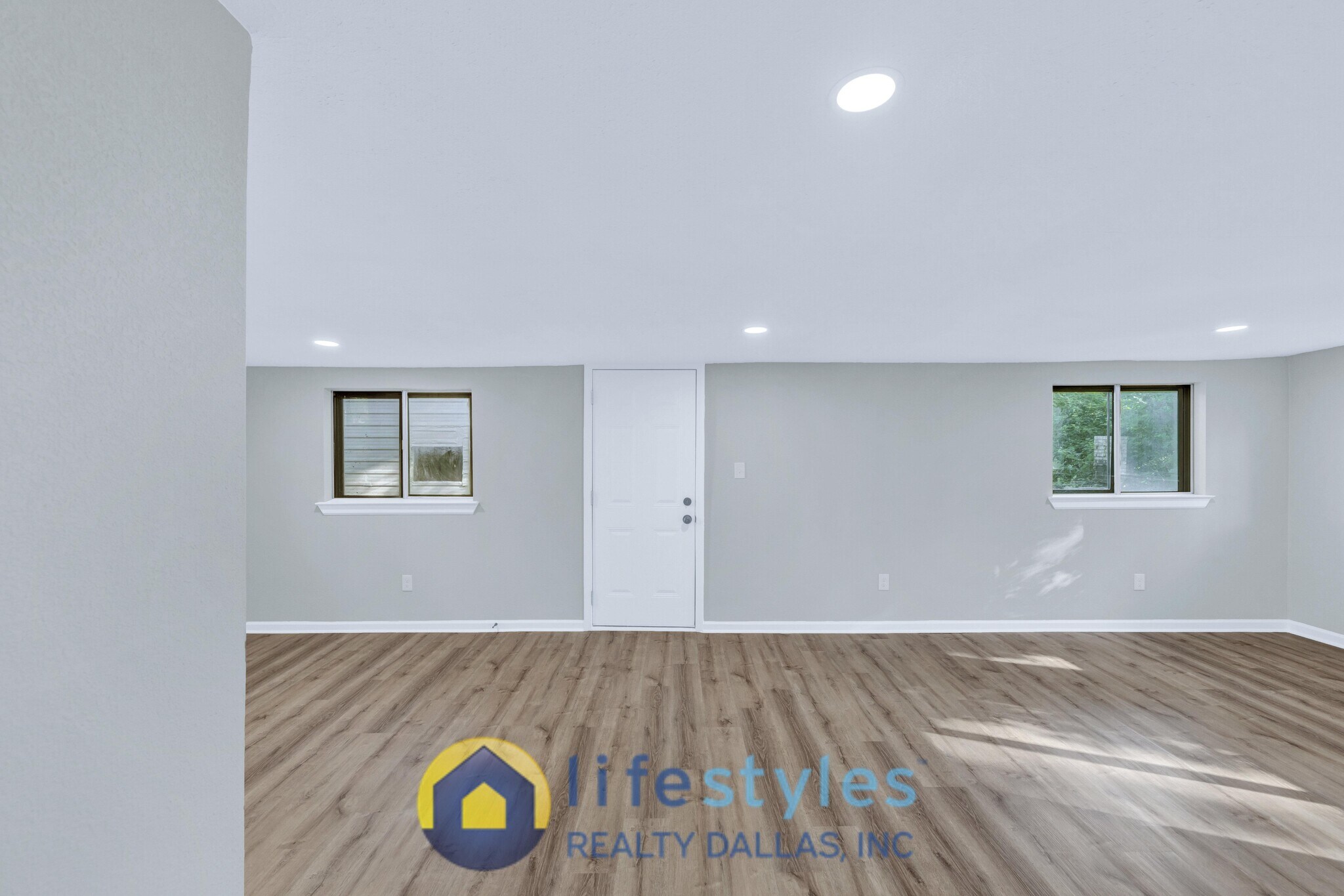 Building Photo - 520 Harlem Ave