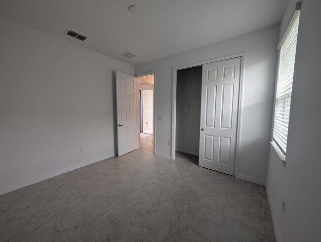 Building Photo - 7552 SW 56th Pl