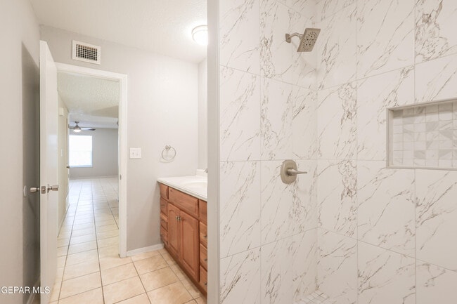 Building Photo - 11617 Soberana Ln