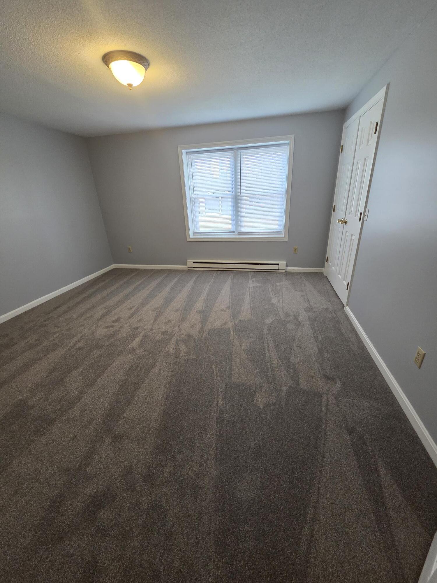 Building Photo - 471 W Shore Rd