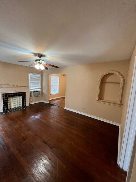 Primary Photo - 1814 Elizabeth Ave