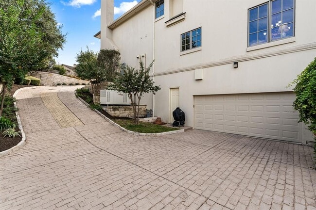 Building Photo - 7324 Vista Mountain Dr