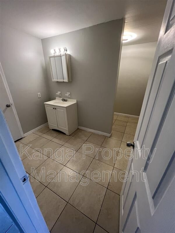 Building Photo - 3206 Louisiana Ave