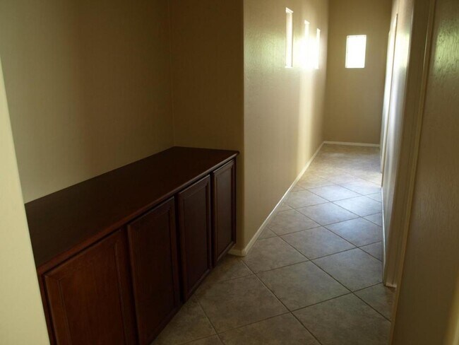 Building Photo - 3226 W Leisure Ln