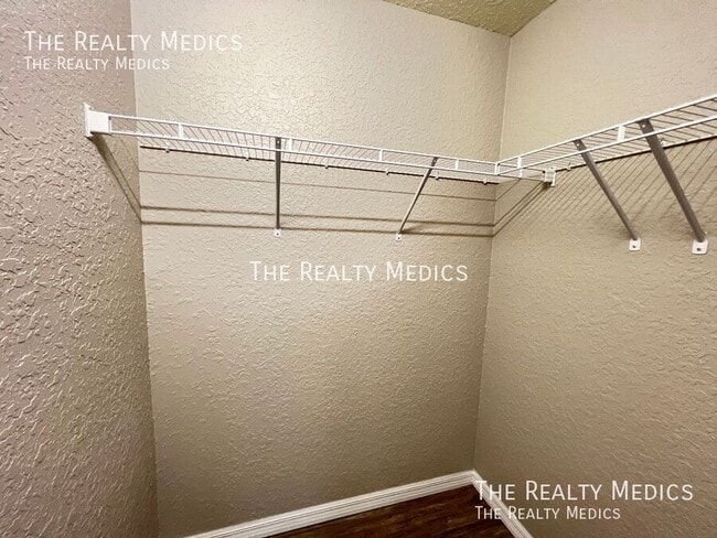 Building Photo - 5312 NW 6th Pl