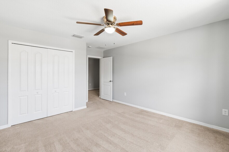 Building Photo - 5129 Bay Isle Cir