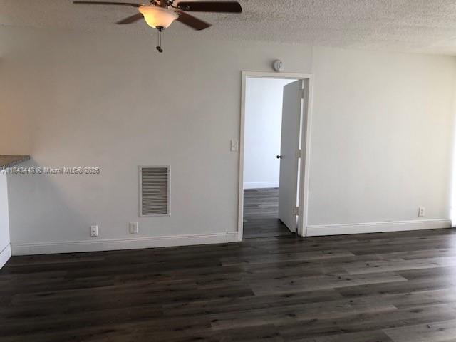 Building Photo - 7601 E Treasure Dr
