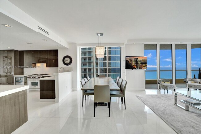 Building Photo - 17875 Collins Ave