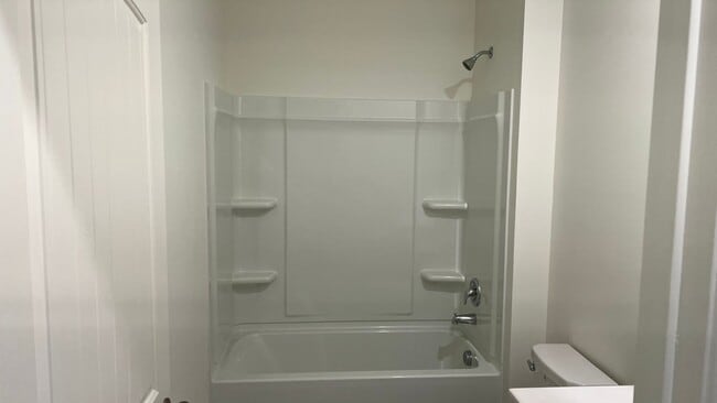 Building Photo - Chelsea Park's  Built 2022 One level 4 Bed...