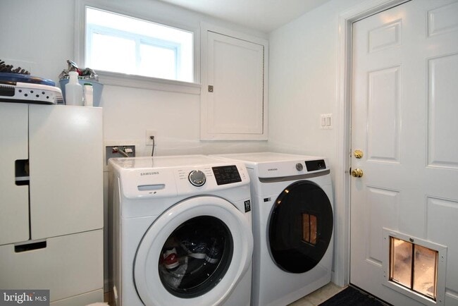 Building Photo - 854 N Liberty St