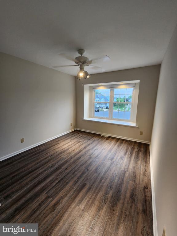 Building Photo - 12 Pondview Ct