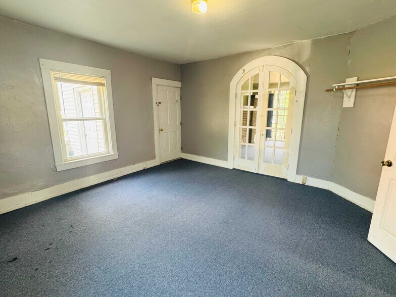 Bedroom 5 - 328 W High St