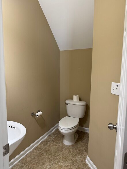 Building Photo - 2620 Hartfield Commons Ln