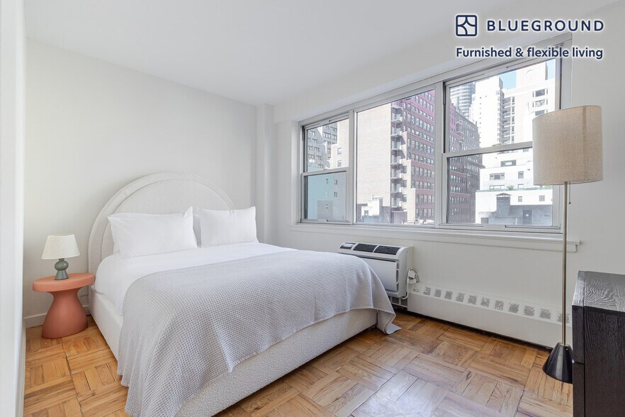Building Photo - 300 E 46th St