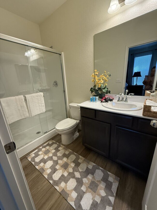 Building Photo - Beautifully appointed nearly new home