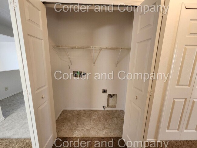 Building Photo - COMING SOON Nice 3 Bedroom, 1 3/4 Bathroom, 2 Car Garage and 1,452 Sq Ft. Home in Western Hills, ...