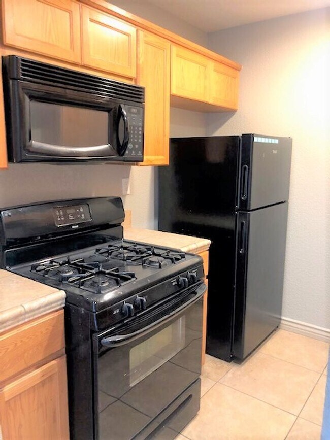Building Photo - 21240 Yerba Blvd
