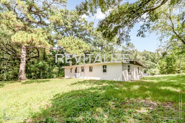 Building Photo - 2365 Sybel Dr