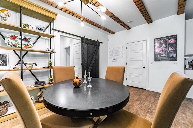 Building Photo - 2429 Rumble Ct