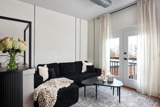 Building Photo - 403 E 33rd St