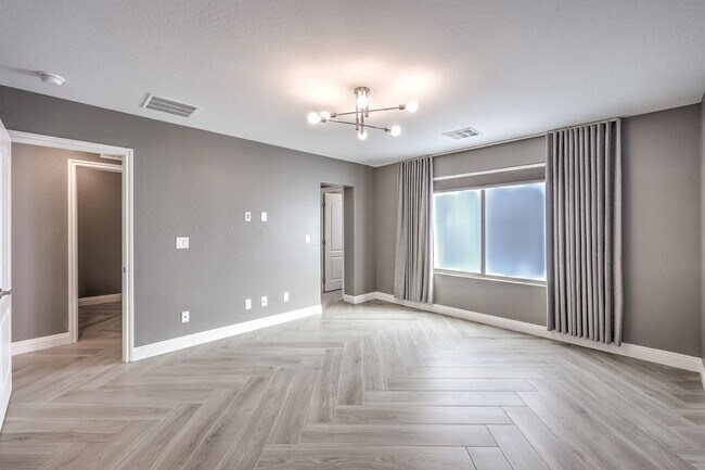 Building Photo - 12420 Pinetina St