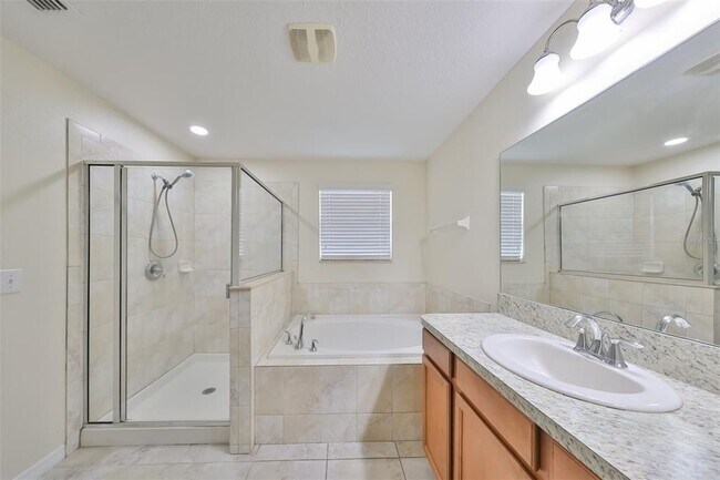 Building Photo - 510 Laguna Mill Dr