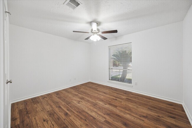 Building Photo - 22831 Merrymount Dr