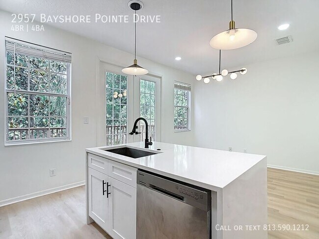 Building Photo - 2957 Bayshore Pointe Dr
