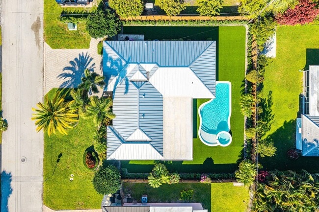 Building Photo - 1061 NW 3rd St