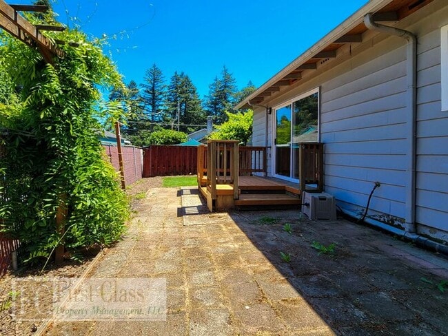 Building Photo - 1117 NE 181st Ave