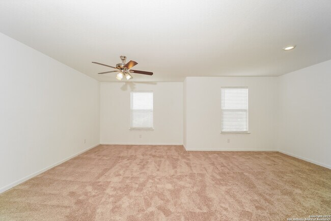 Building Photo - 765 Greenway Trl
