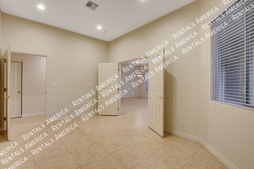 Building Photo - 8960 Echo Ridge Dr