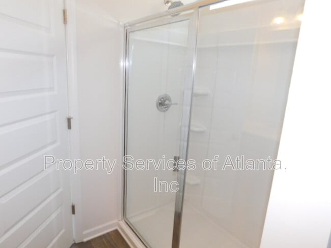 Building Photo - 246 Dupont Dr