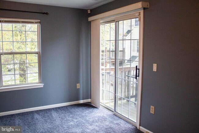 Building Photo - 2095 Pawlet Dr