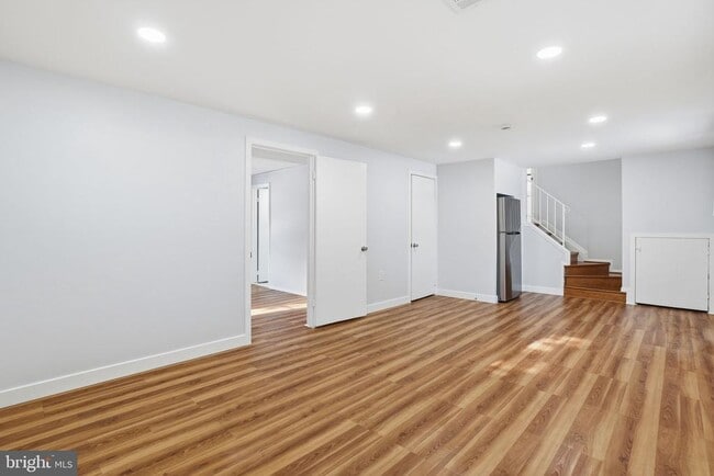 Building Photo - 6427 Pima St