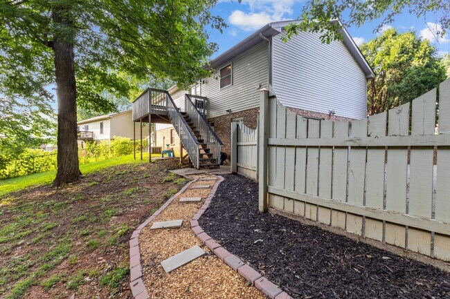 Building Photo - 336 Andrew Dr